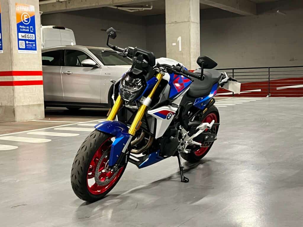 2026 BMW F900 R 2026